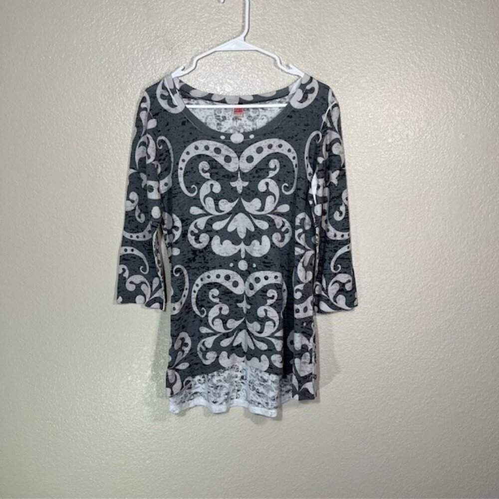 Before and Again Top Womens Medium Thermal Baby Waffle High Low Shirt Gray White